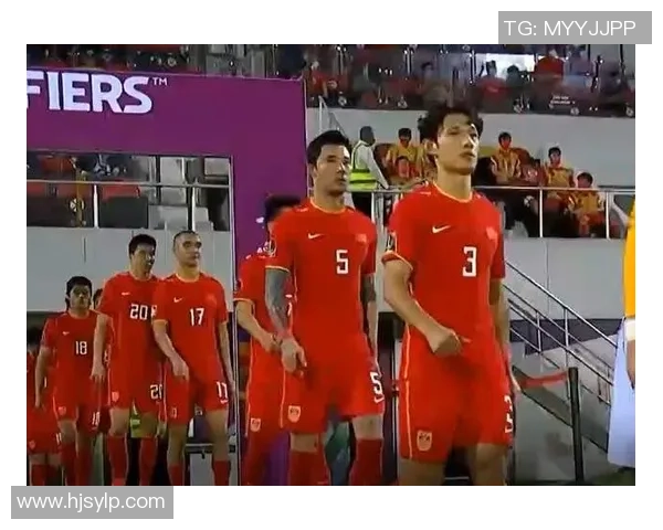 足球球星与球迷互动共振展现热血激情的赛场魅力与观众情感共鸣